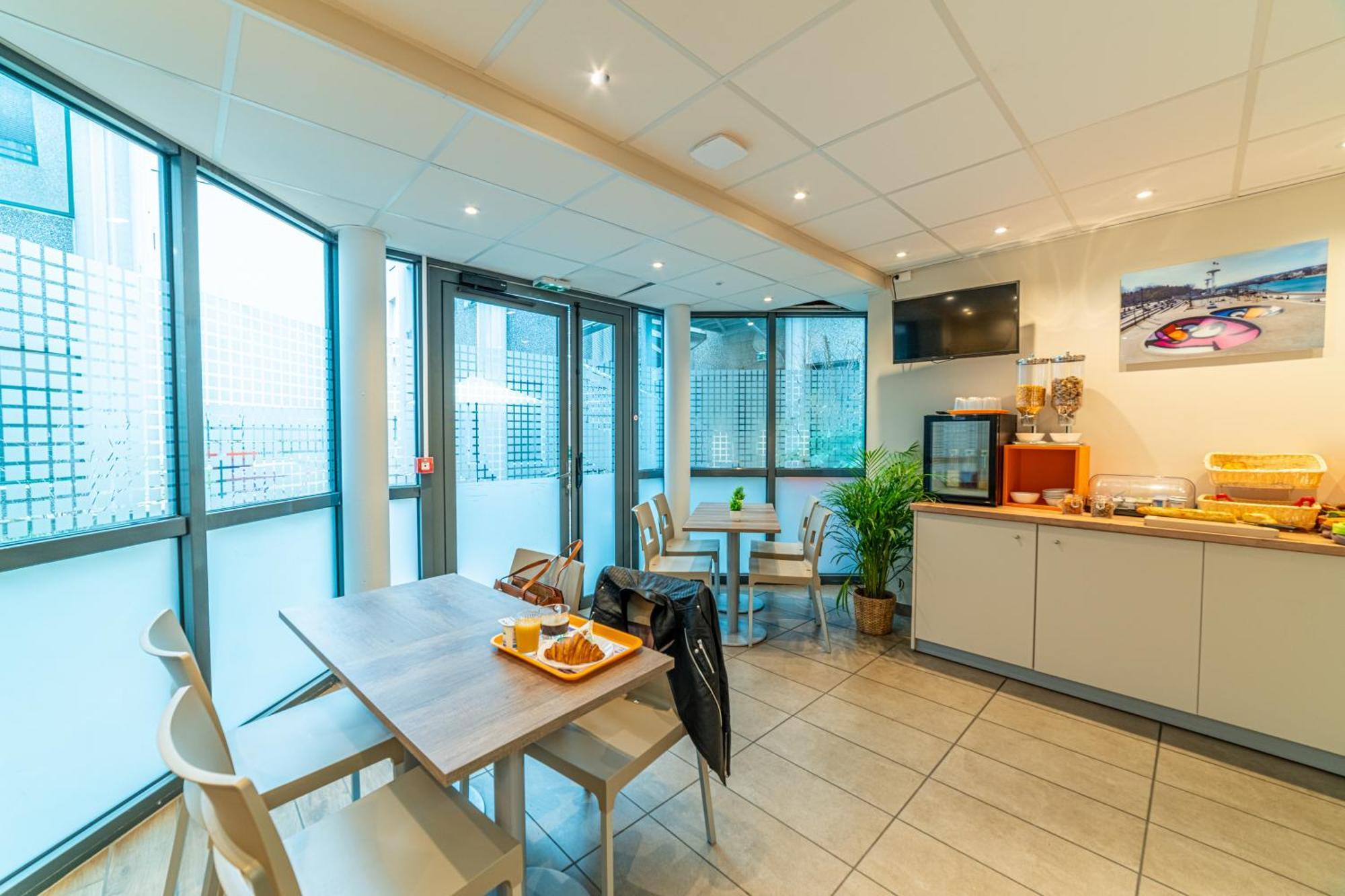 Montempo Apparthotel Lyon Viviani Венісьє Екстер'єр фото